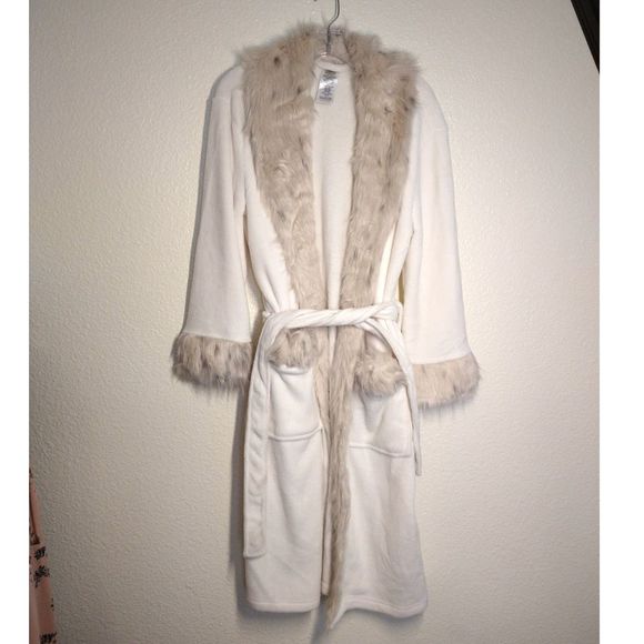 Pottery Barn Teen Leopard Faux Fur cream color Robe Size: One Size - Picture 2 of 11
